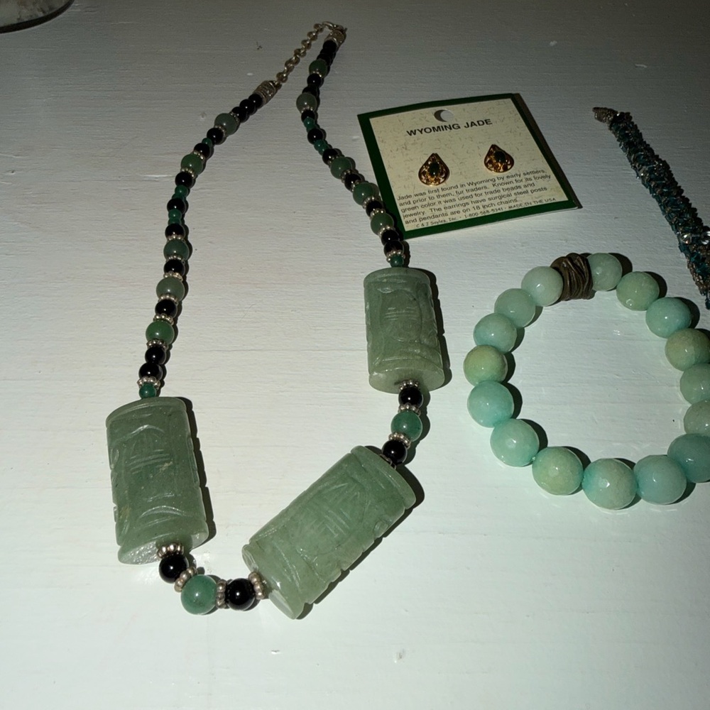 Green Jade Beaded Necklace and Bracelet Set